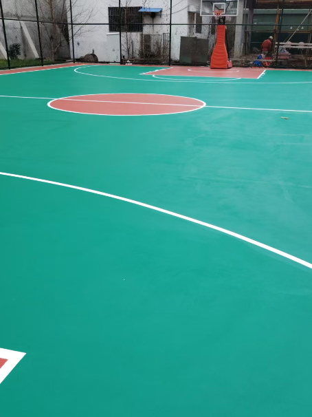 黄岩 球场长期使用易出现地面开裂
